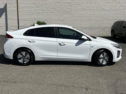 2020 Hyundai IONIQ Hybrid Blue