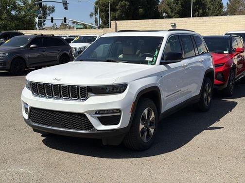 Bright White Clearcoat 2024 Jeep Grand Cherokee 4xe Base