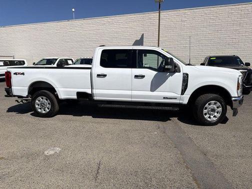 OXFORD WHITE 2024 Ford F-250 XLT