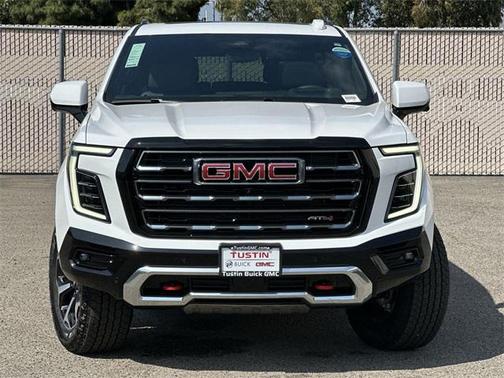2025 GMC Yukon 4WD AT4