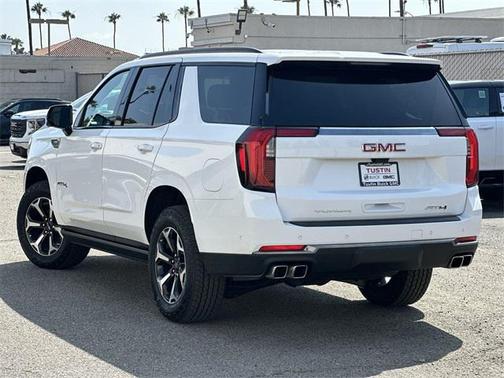 2025 GMC Yukon 4WD AT4