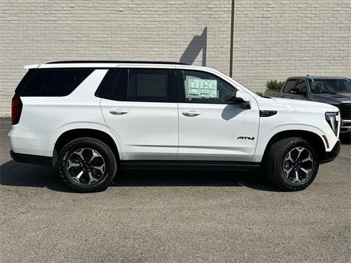 2025 GMC Yukon 4WD AT4