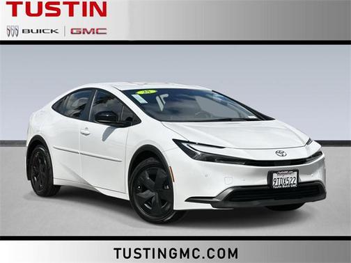 2025 Toyota Prius LE