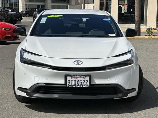 2025 Toyota Prius LE