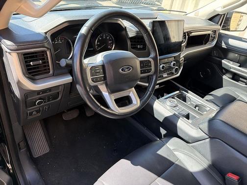 AGATE BLACK METALLIC 2024 Ford Expedition Max XLT