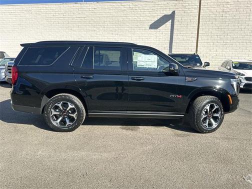 2025 GMC Yukon 4WD AT4