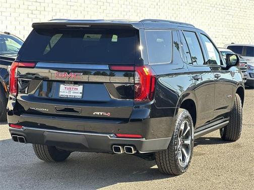 2025 GMC Yukon 4WD AT4