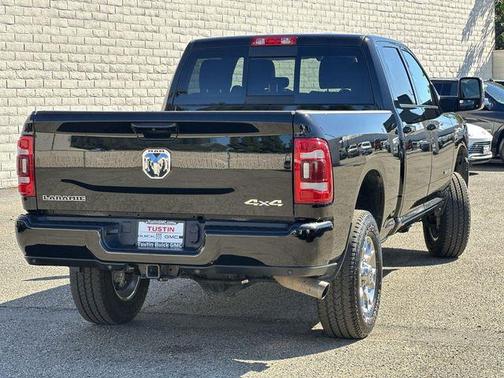 Diamond Black Crystal Pearlcoat 2024 RAM 2500 Laramie Crew Cab 4x4 6'4' Box