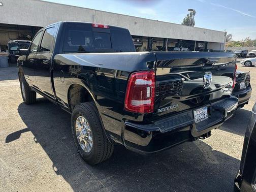 Diamond Black Crystal Pearlcoat 2024 RAM 2500 Laramie Crew Cab 4x4 6'4' Box