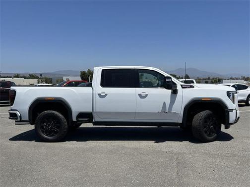 2025 GMC Sierra 2500 AT4