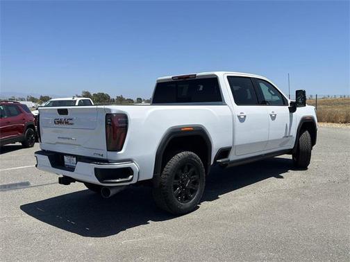 2025 GMC Sierra 2500 AT4