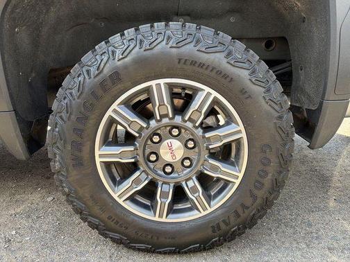 Sterling Metallic 2025 GMC Sierra 1500 AT4
