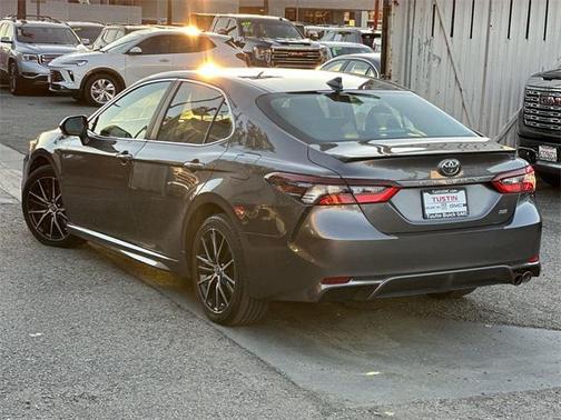 2022 Toyota Camry SE