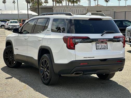 2023 GMC Acadia FWD SLE