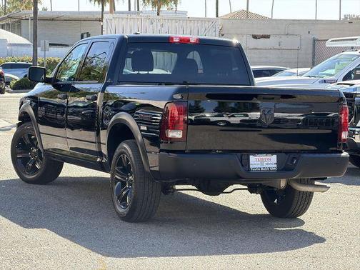 Diamond Black Crystal Pearlcoat 2024 RAM 1500 Classic Warlock Crew Cab 4x2 5'7' Box
