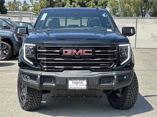 2025 GMC Sierra 1500 AT4X