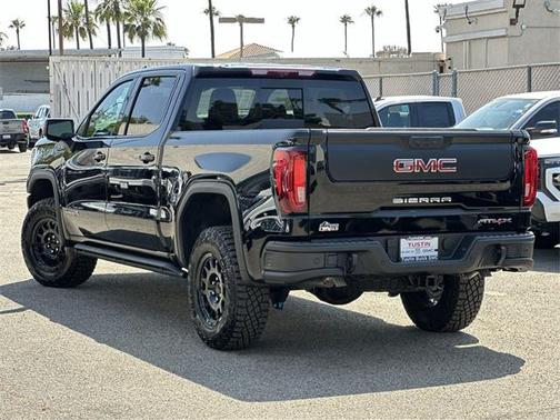 2025 GMC Sierra 1500 AT4X