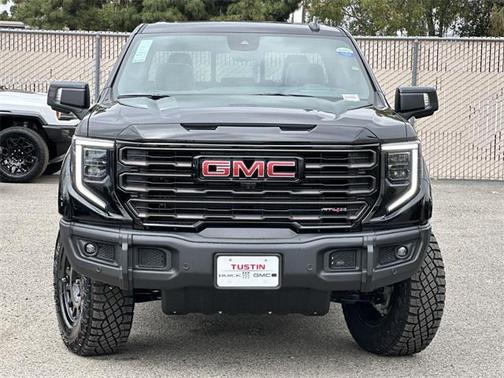2025 GMC Sierra 1500 AT4X