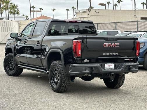 2025 GMC Sierra 1500 AT4X