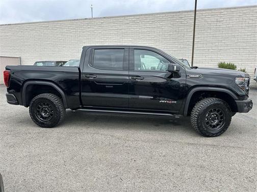 2025 GMC Sierra 1500 AT4X