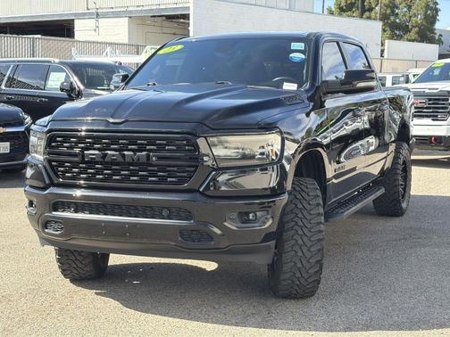 Diamond Black Crystal Pearlcoat 2023 RAM 1500 Big Horn/Lone Star