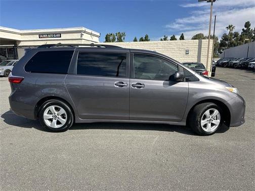 2020 Toyota Sienna LE