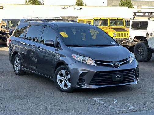 2020 Toyota Sienna LE