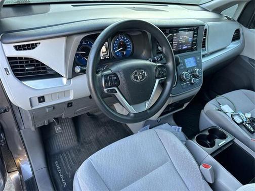 2020 Toyota Sienna LE