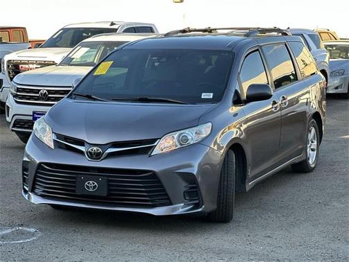 2020 Toyota Sienna LE