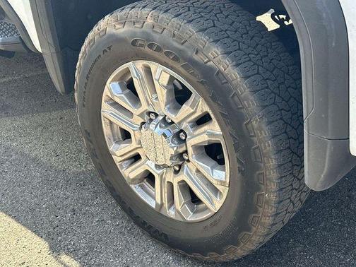 Summit White 2023 GMC Sierra 2500 Denali