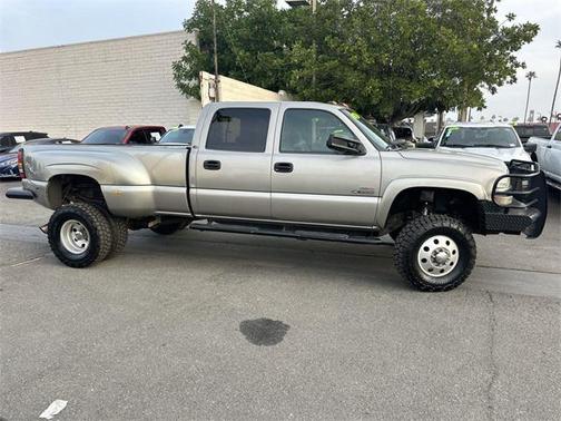 2002 Chevrolet Silverado 3500 LS Crew Cab