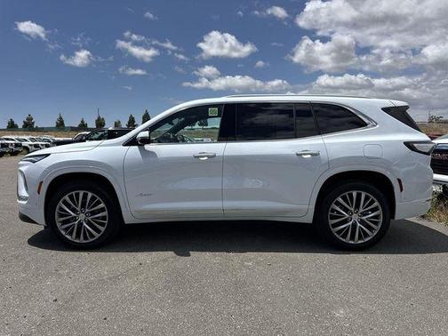 Iridescent White Tricoat 2026 Buick Enclave Avenir FWD