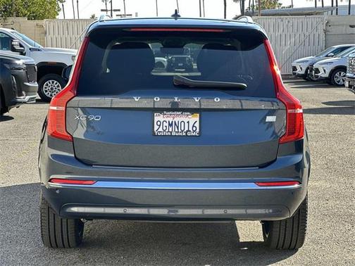 2023 Volvo XC90 Recharge Plug-In Hybrid T8 Ultimate 6-Seater