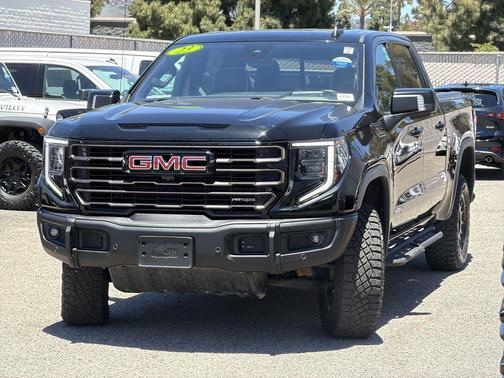 Onyx Black 2023 GMC Sierra 1500 AT4X
