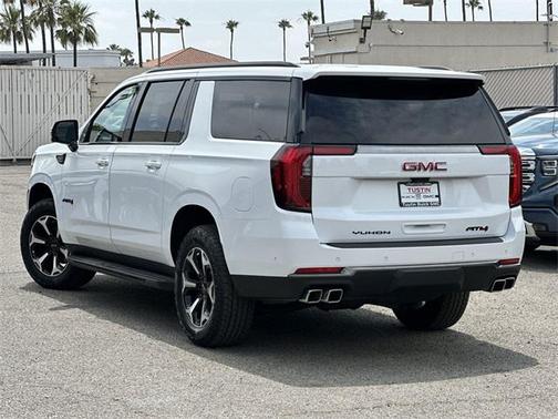 2025 GMC Yukon XL 4WD AT4