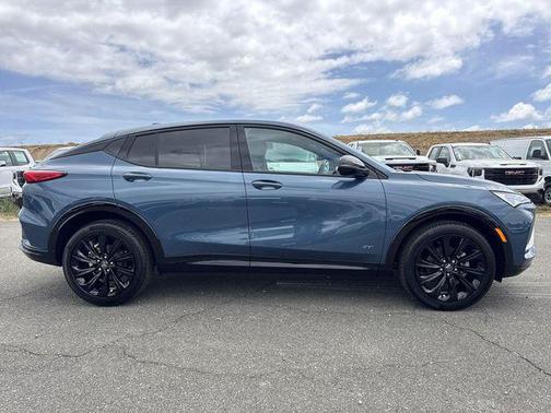 Ocean Blue Metallic 2026 Buick Envista Sport Touring FWD