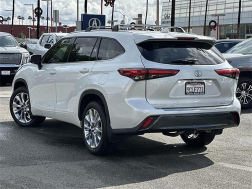 2022 Toyota Highlander Limited