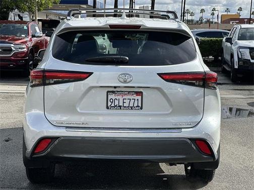 2022 Toyota Highlander Limited