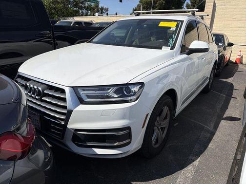 Carrara White 2019 Audi Q7 45 Premium