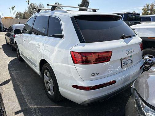 Carrara White 2019 Audi Q7 45 Premium