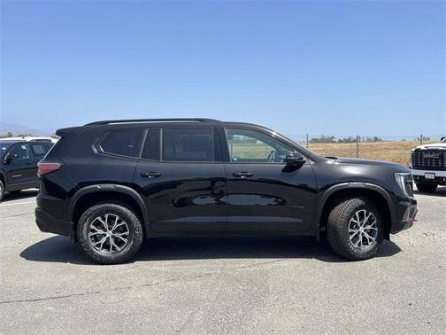 2025 GMC Acadia AWD AT4