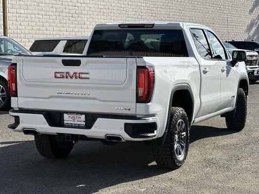 2025 GMC Sierra 1500 AT4