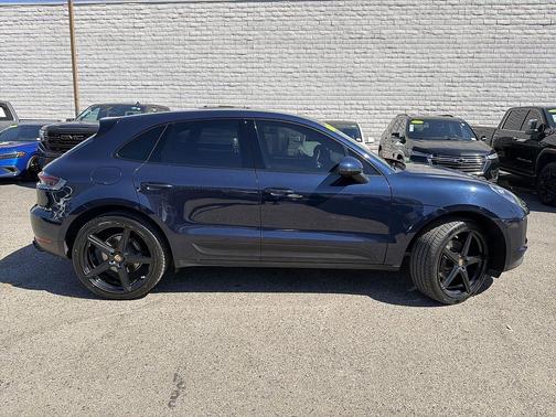 BLUE 2020 Porsche Macan Macan