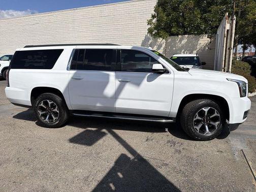 Summit White 2019 GMC Yukon XL SLT