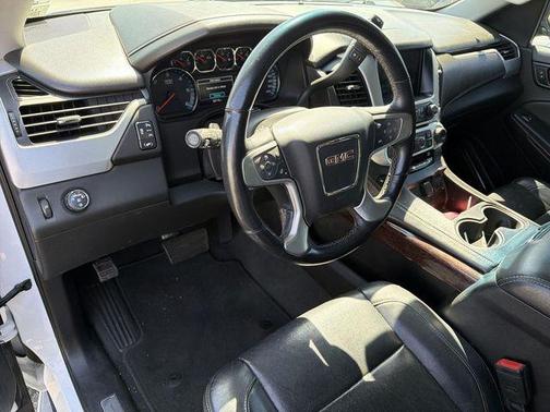 Summit White 2019 GMC Yukon XL SLT