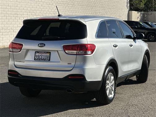 2016 Kia Sorento L