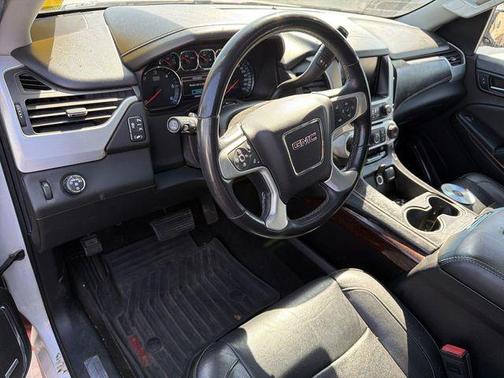 White Frost Tricoat 2017 GMC Yukon SLT