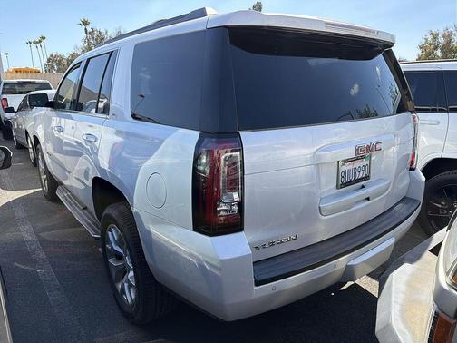 White Frost Tricoat 2017 GMC Yukon SLT