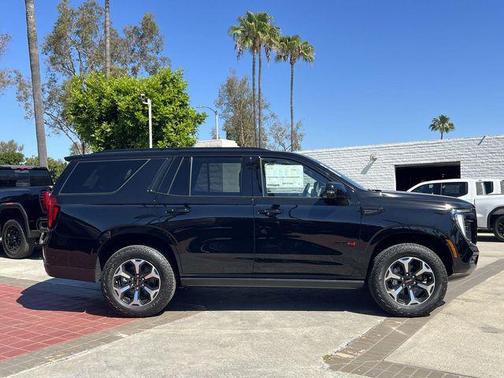 Onyx Black 2026 GMC Yukon 4WD AT4