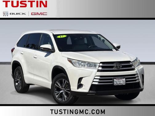 Blizzard Pearl 2017 Toyota Highlander LE I4